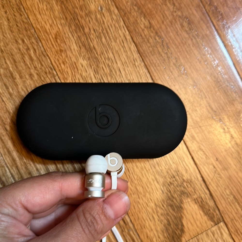 Beats urBeats3 Earphones with 3.5 mm Plug